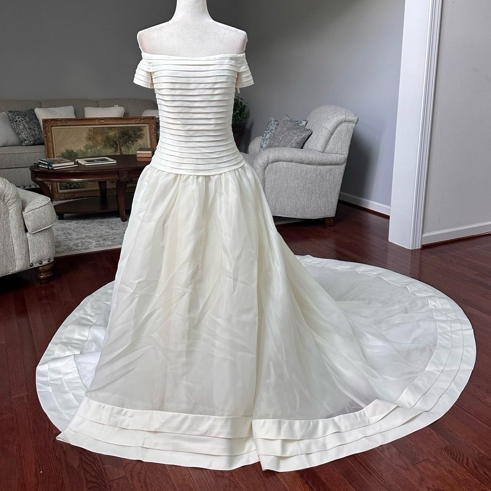 Vintage Oleg Cassini Wedding Dress French Layered Feminine Short Sleeve Big Bow - Picture 5 of 12
